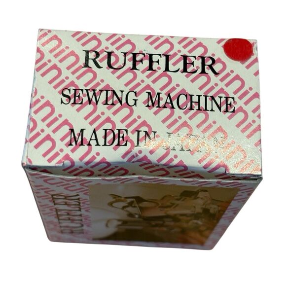 Universal Ultimate Ruffler Sewing Machine Part# 943100000 NIB - Picture 3 of 8